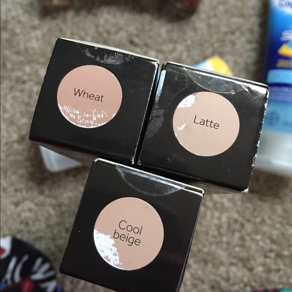 Free with purchase - Picture 5 of 7